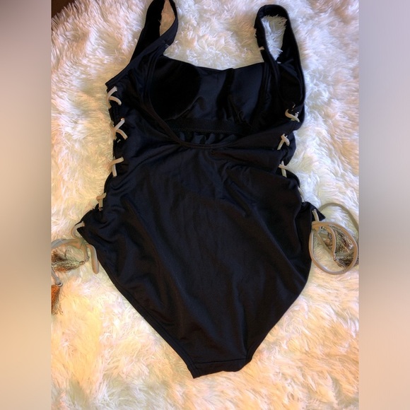 Vince Camuto Black and Gold Lace Up One Piece Swimsuit size 10 - Picture 12 of 14
